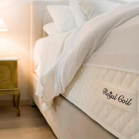Calm & Relax With Private Parking Split