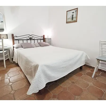 Calm & Relax With Private Parking Split